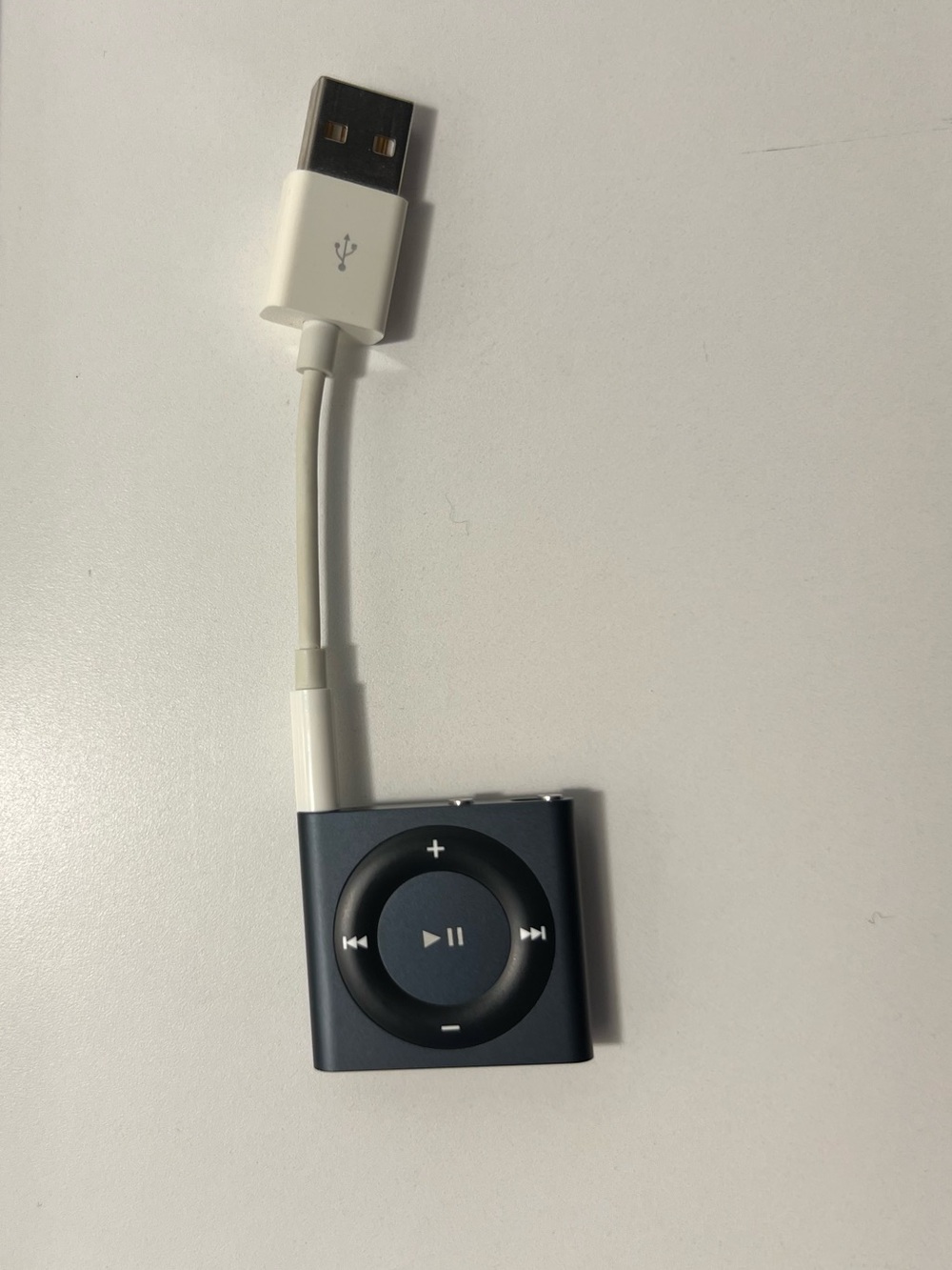 Apple iPod Shuffle 4th Generation 2GB - SLATE GREY GRAY / BLACK